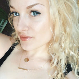 Meet your Posher, Chloe